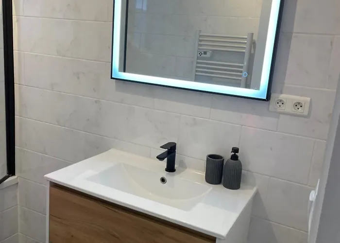 Terrasse 4 A 6 Adultes Linge Compris 3 Min Du Parc Puy Du F0u *